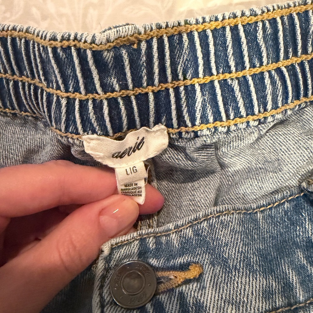 Aerie Daydream Distressed Denim Short - Picture 3 of 3